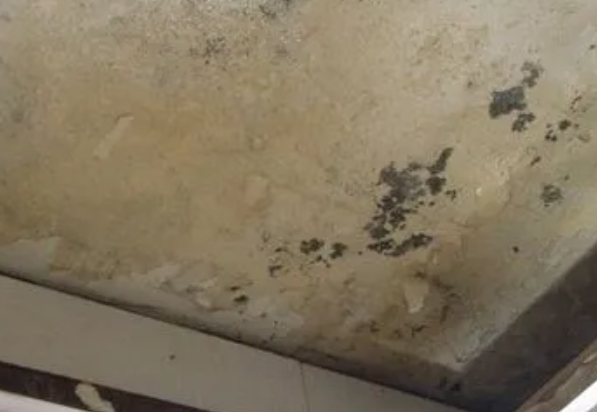 西固阳台漏水维修公司分享下西固卫生间渗水维修需要注意哪些问题。